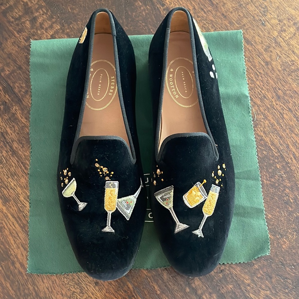 Stubs and Wooten velvet loafers. Size 14 but they fit like a normal 13